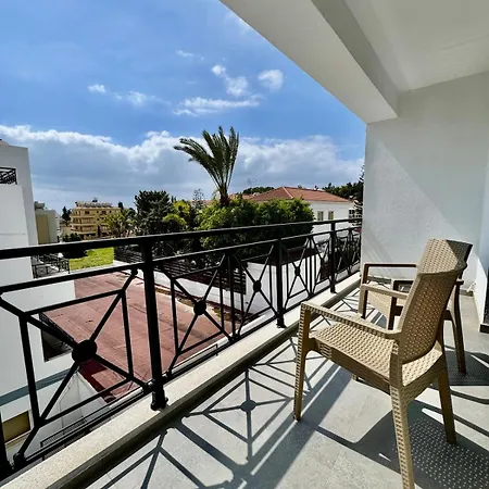 204 Gym-complex 2 Bedroom, 2 Balconies In Universal Paphos
