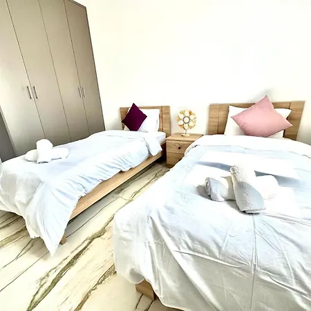 204 Gym-complex 2 Bedroom, 2 Balconies In Universal Apartament