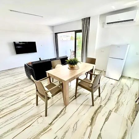 Apartament 204 Gym-complex 2 Bedroom, 2 Balconies In Universal